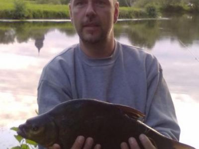 Brasse, 50 cm, 2kg,  gefangen im Juli 2012 von Joern Holzhauer im Teich Wittig.