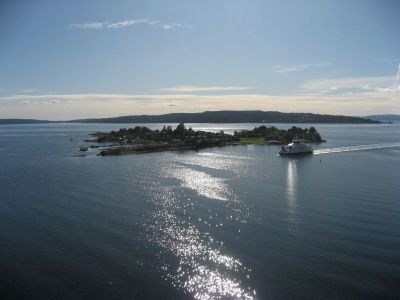 Ausfahrt ueber den Oslofjord bei bestem Wetter in Richtung Kiel am 17092009.JPG