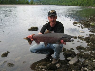 23. Lutz mit Koenigslacchs aus dem Skeena.jpg