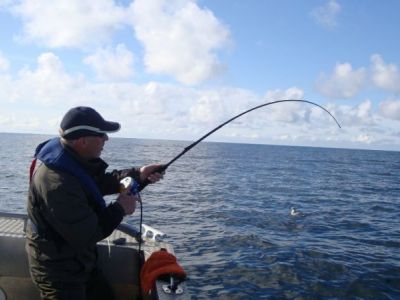 13-Ja, der Fisch haengt.jpg